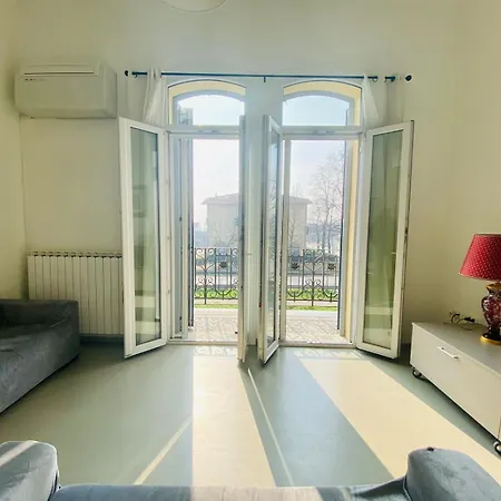 Al Mulein F アパート *